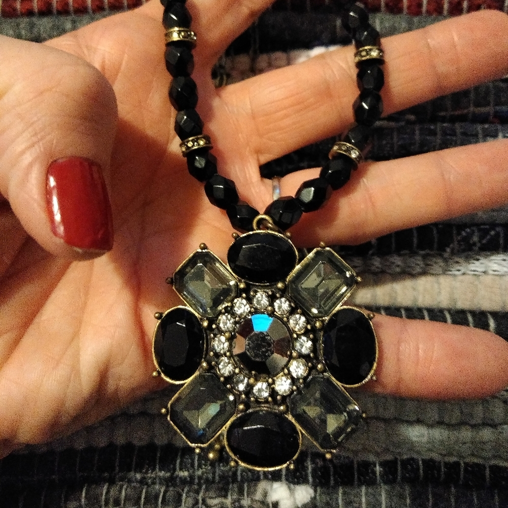 Vintage Brass and Black Beaded Pendant Necklace - Picture 3 of 15